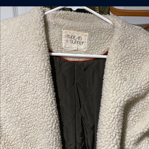 Thread & supply coat - Picture 2 of 3